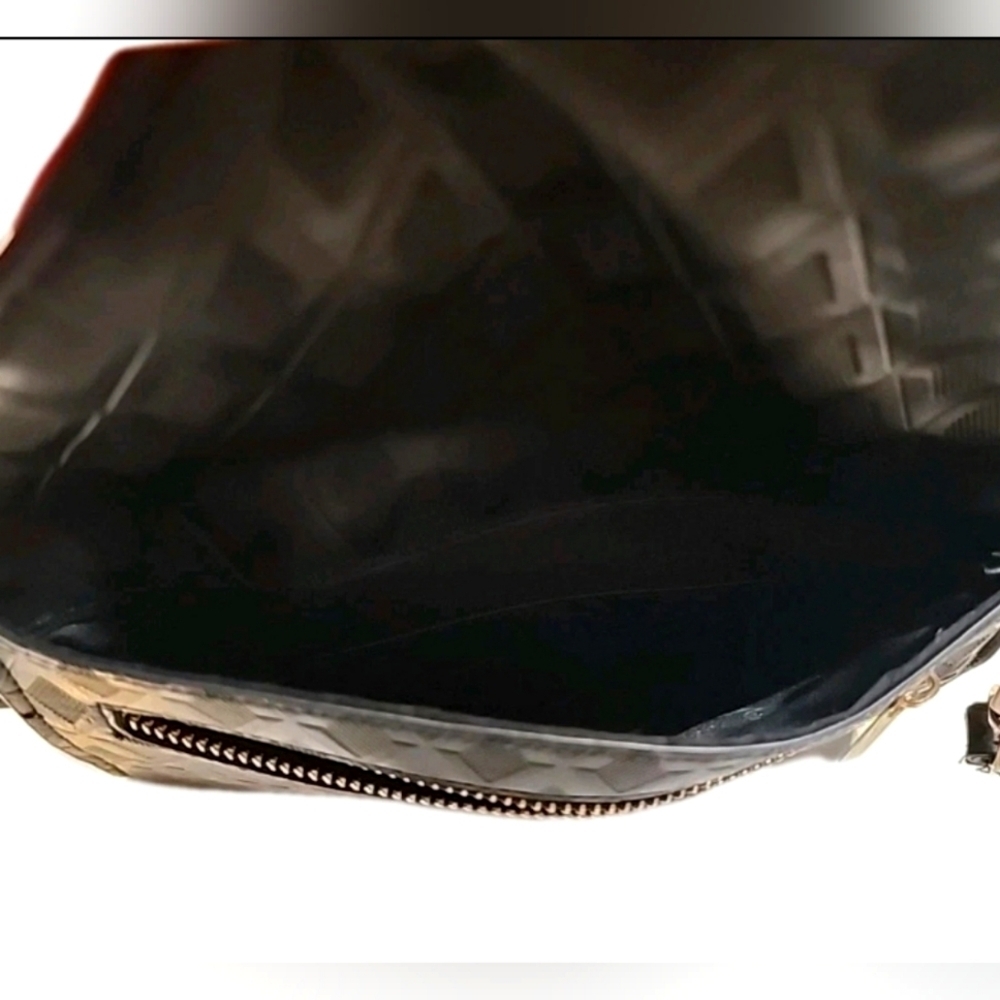 Vince Camuto black faux leather waist belt quilted design & gold-plated Wristlet - Picture 4 of 8
